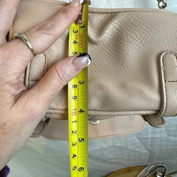 Bcbg Leather  Cream  Gold chain Tone Shoulder Purse - Picture 7 of 7